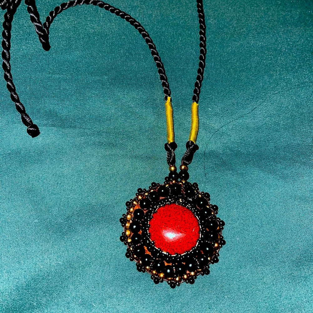 Women’s brown stone necklace - jewellery with black beads